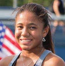 Carol Loop's Instagram, Twitter & Facebook