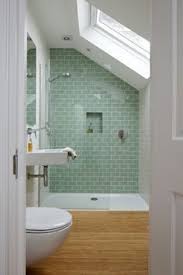 Dusche Unter Dachschrage Badezimmer Unterm Dach Informations About Making A Small Bath Feel Spacio Green Tile Bathroom Small Bathroom Makeover Small Bathroom