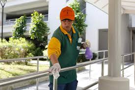 LaoniangExplain: Why Minimum Wage is not enough if you REALLY want to help  people