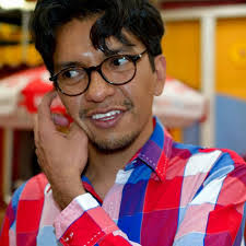 Julio Iraheta's Instagram, Twitter & Facebook