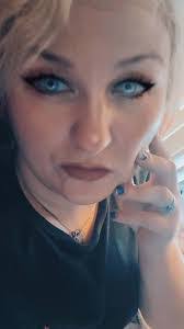 Leann Helms's Instagram, Twitter & Facebook