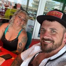 Can we get a taxi,bus,or Uber to the entrance of Dollywood fron pigeon  forge?