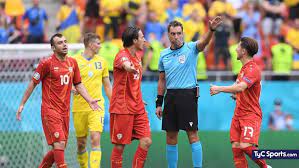 Información sobre el vuelo de ucrania a macedonia del norte. Con El Arbitraje De Rapallini Ucrania Vencio A Macedonia Del Norte En La Eurocopa Tyc Sports