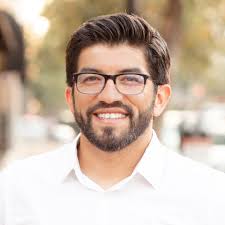 Jerry Rivero's Instagram, Twitter & Facebook