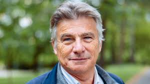 Druhého de Gaulla nevidím, říká expert na Francii Eichler. Země nezvládá  migraci