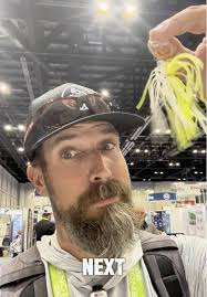 Rattling Thunder Cricket: New Hybrid Blade Introduction