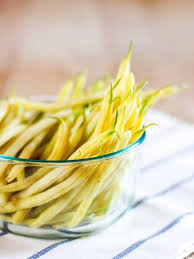 Add the yellow beans, shallots, garlic and chili flakes. Spicy Yellow Beans With Shallots Lemon The Clever Carrot