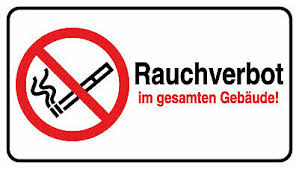 Rauchverbotszeichen ein rauchverbot untersagt, tabak (und oft auch vergleichbare substanzen) an bestimmten orten abbrennen zu lassen. Rauchverbot Im Gesamten Gebaude 30x15 Cm Rauchen Verboten Aufkleber Ebay