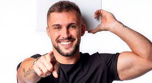 Arthur picoli, do bbb 21, é um instrutor crossfit que tem muito a dizer neste big brother brasil. Arthur Picoli Diz Que Pretende Passar Por Procedimento Estetico Virgula