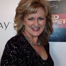 Karen Crownover's Instagram, Twitter & Facebook