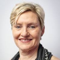 Tracey Hamilton's Instagram, Twitter & Facebook