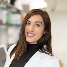 Whitney Pfeiffer's Instagram, Twitter & Facebook