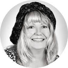 Christine Schnell's Instagram, Twitter & Facebook