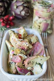 I carciofini sott'olio sono una tipica conserva della nonna, che contiene tutto il sapore della cucina mediterranea. Carciofini Sott Olio Lacucinadimonica