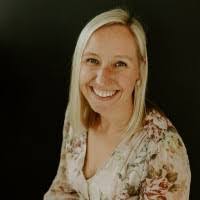 Amanda Beckham's Instagram, Twitter & Facebook