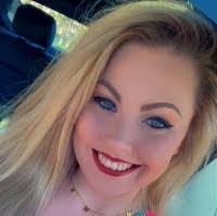 Amber Roeder's Instagram, Twitter & Facebook