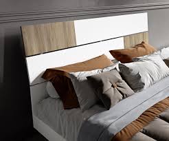 Il nuovo catalogo letti di design 100% made in italy scegli tra i migliori letti in legno pieno con strutture robuste e resistenti senza truciolato e agglomerato con tanti tessuti a scelta. Tag Letto Matrimoniale Legno Dal Design Moderno Mab Home Furniture