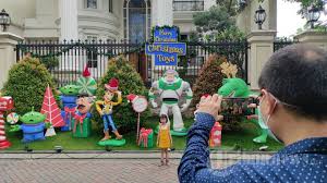 We did not find results for: Dekorasi Natal Outdoor Di Halaman Rumah Mewah Ramai Dikunjungi Warga Foto 16 1867691 Tribunnews Com Mobile