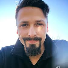 And So, We Dance: How to Unlock Intimacy, Passion, and Connection by  Dancing in the Kitchen: DeBoer, James and D'Leene, DeBoer, James, DeBoer,  D'Leene, Zielinski, L'Mara, Miller Skredsvig, Haley, DeBoer, James, DeBoer,