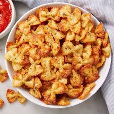 Pasta Chips Might Be The Best Thing Ever Recipe Pasta Chips Recipes Toasted Ravioli
