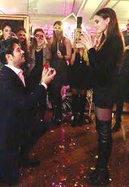 Happy anniversary!today 3 years ago, burak özçivit and fahriye evcen have united their destinies and form one of the most successful couples in turkey. Burak Ozcivit Proposes To Fahriye Evcen Arabia Weddings