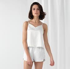 Pyjama femme ensemble short peignoir kimono lingerie nuisette pour femme. Ensemble Pyjama Caraco Et Short En Satin Pour Femme