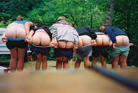 Girls Mooning Ass - 61 porn photos