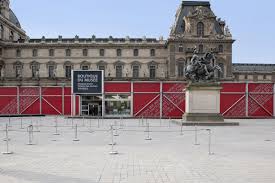 Nous vous proposons deux types de moulages : Ce Qu Il Faut Savoir Sur La Librairie Boutique Ephemere Du Louvre Rmn Grand Palais