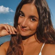 Lauren Messer's Instagram, Twitter & Facebook