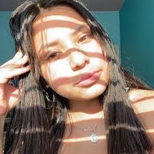 Diana Levasseur's Instagram, Twitter & Facebook