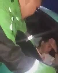 Ojol viral ayang prank ojol bagian ke dua скачать с видео в mp4, flv вы можете скачать m4a аудио формат Tukang Ojol Yang Kena Prank Videos Facebook