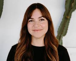 Nicolette Walker's Instagram, Twitter & Facebook