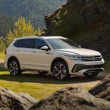 Asistentul opţional park assist monitorizează ambele margini ale drumului din mers. Vw Tiguan 2019 Date Tehnice