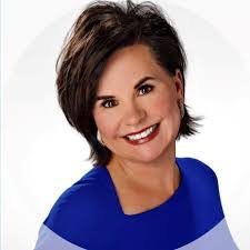 Julie Tweed's Instagram, Twitter & Facebook