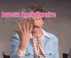 Image animée au format gif, des milliers d'images gifs pour les réseaux sociaux, les forums ou décorer vos pages web avec des animations. Joyeux Anniversaire Gifs A Une Femme 100 Morceaux D Images Animees