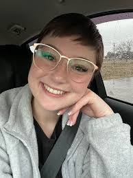 Beth Mcbee's Instagram, Twitter & Facebook