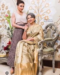It S On The Blog Now Sharmila Tagore Soha Ali Khan Pataudi Sakpataudi Photographed For Htbrunch The Blog Pos Sharmila Tagore Indian Women Soha Ali Khan