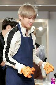 Baby Tae Tae Know How To Cook Kim Taehyung Bts Taehyung Run Bts