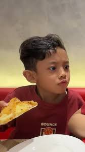 Family pizza time at US Pizza Bangi 🍕💛, Everything so sedap — especially  the Kung Pao Pizza & mushroom soup!, #USPizzaBangi #FamilyEats #PizzaLovers