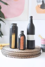 Machen sie coole neue dinge aus unbenutzbaren abfallprodukten! Upcycling Idee Fur Alte Glasflaschen So Wird Aus Altglas Nutzliche Deko Bonny Und Kleid