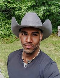 Good morning, inspired by the Cowboy Carter tour. I absolutely love hats.