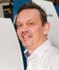 Robert Galik's Instagram, Twitter & Facebook