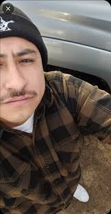 Foodies enjoy local restaurants and coffee shops