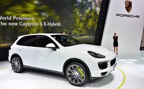 Comparison Porsche Cayenne Hybrid 2017 Vs Land Rover Range Rover Sport Supercharged 2017 Suv Drive