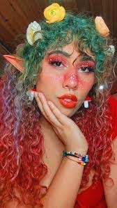 Allison Comeau's Instagram, Twitter & Facebook