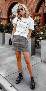 Calça Estampada Preta E Branca Como Usar Para Usar Ja Estampas Geometricas T Shirt Branca Estampada Saia Xadrez Ankle Boot Preta Looks Moda Looks Casuais