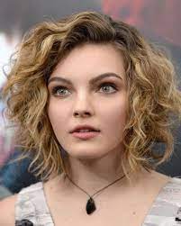 Camren bicondova is one of the hottest women alive, and she is a super talented actress and by the year, 2014, she got the role of a young selina kyle on gotham, and she even got a saturn award. Camren Bicondova Gotham Wikia Fandom