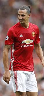 Per qualcuno sono solo immagini che non hanno alcun significato e non fanno altro che aggiungere bellezza visiva allo schermo di un computer o telefono. Best Zlatan Ibrahimovic Iphone 11 Wallpapers Hd 2020 Ilikewallpaper