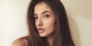 Последние фильмы, в которых принял участие sára sandeva: Herecka Sara Sandeva Dostala K Valentynu Krasny Darek Z Lasky Od Pritele Ale Nebyl Spolecnost Plus Cz