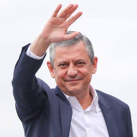 Özgür Özel'in A Takımı'nda kim var, kimin üstü çizildi?